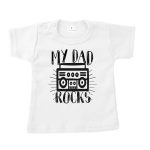dad-rocks-wit-shirt
