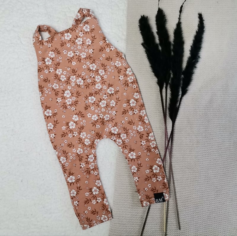 salopette-camel-bloem