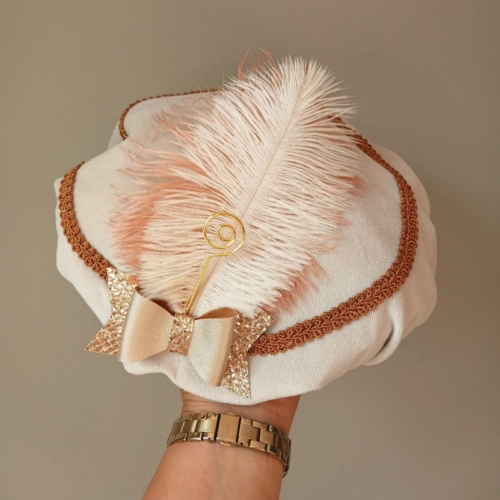 beige pietenmuts
