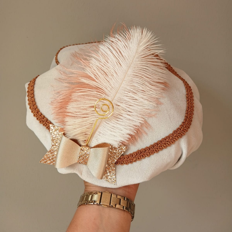 beige pietenmuts