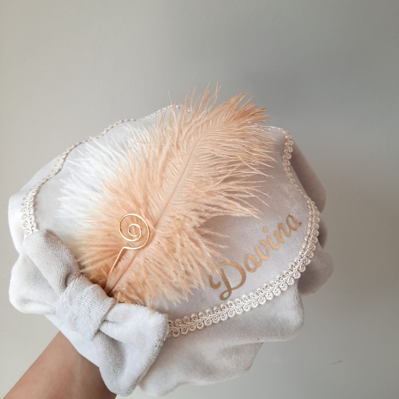 pietenmuts luxe beige strik pietenmuts luxe beige strik