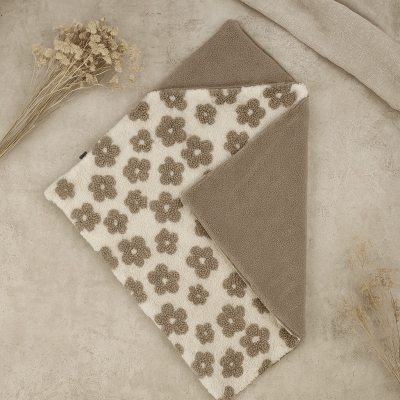 wikkeldeken teddy bloemen ecru/taupe wikkeldeken teddy bloemen ecru/taupe