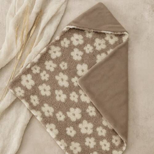 wikkeldeken teddy bloemen taupe met fleece binnenkant wikkeldeken teddy bloemen taupe met fleece binnenkant