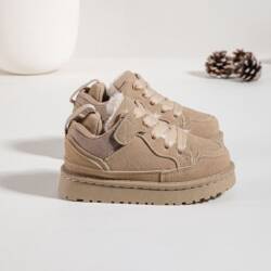 beige sneaker winter