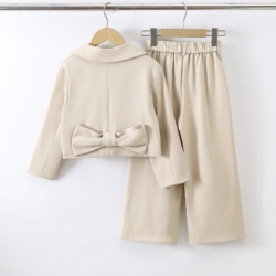 beige blazer set meisje achterkant beige blazer set meisje achterkant