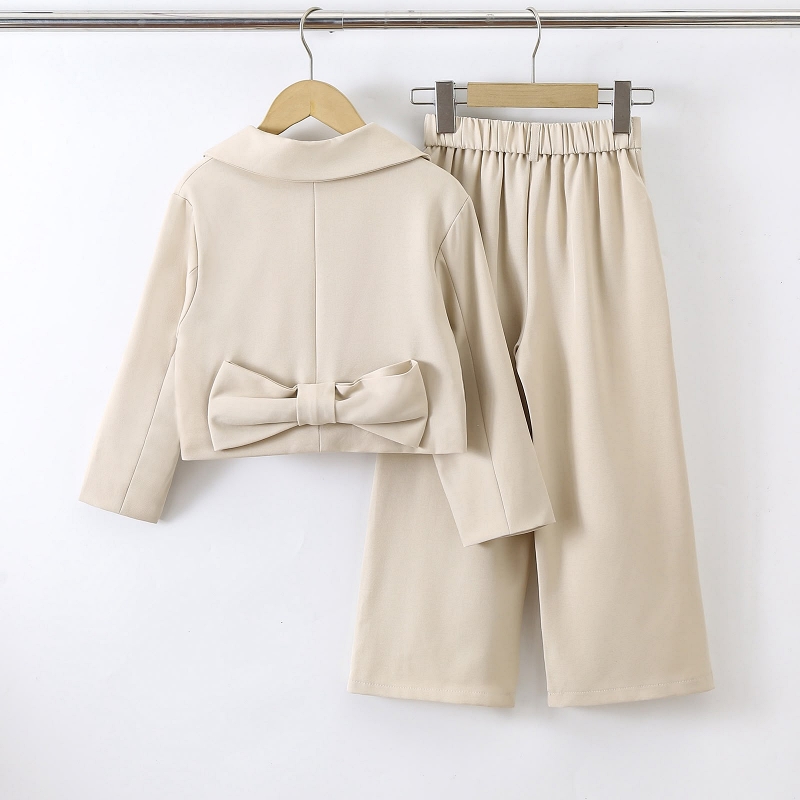 beige blazer set meisje achterkant beige blazer set meisje achterkant