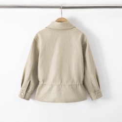beige jas achterkant meisje beige jas achterkant meisje