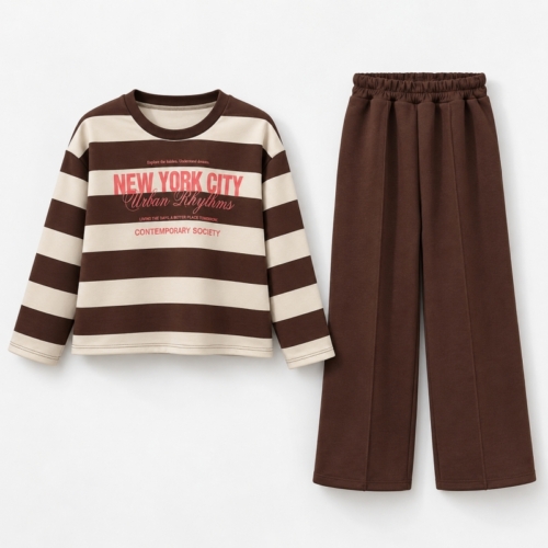 Gestreepte New York sweater met wijde broek beige Gestreepte New York sweater met wijde broek beige