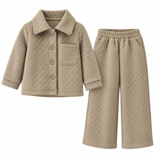 Mushroom beige jongens set met jasje en bijpassende broek Mushroom beige jongens set met jasje en bijpassende broek